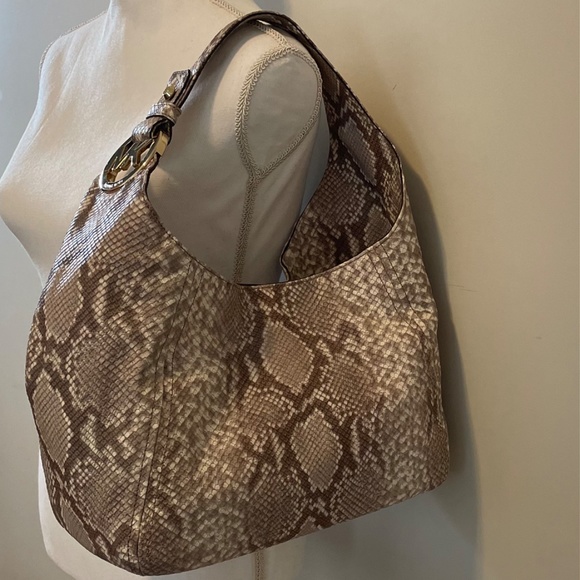 Michael Kors Fulton Large Slouchy Shoulder Embossed Leather - Picture 3 of 4